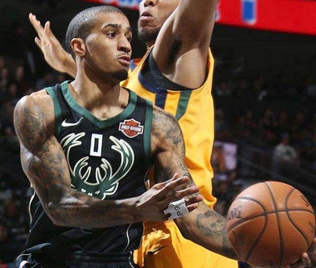 甲比赛中 甲比赛中